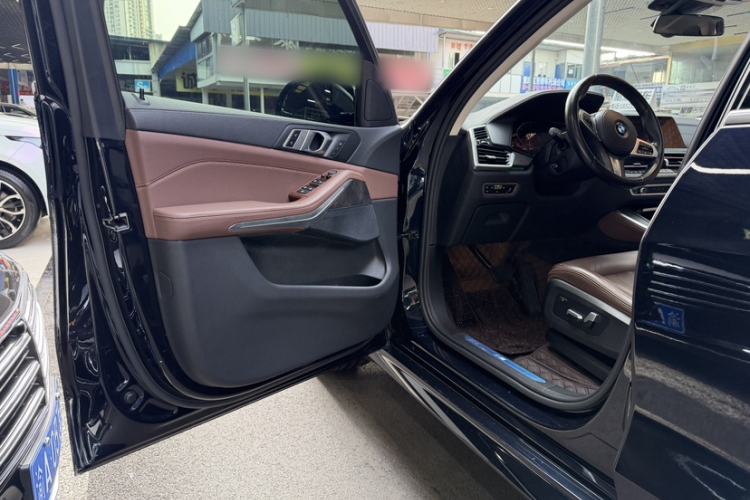Used BMW X5 2021 xDrive30i M Sport Package Interior 6