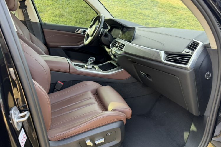 Used BMW X5 2021 xDrive30i M Sport Package Interior 8