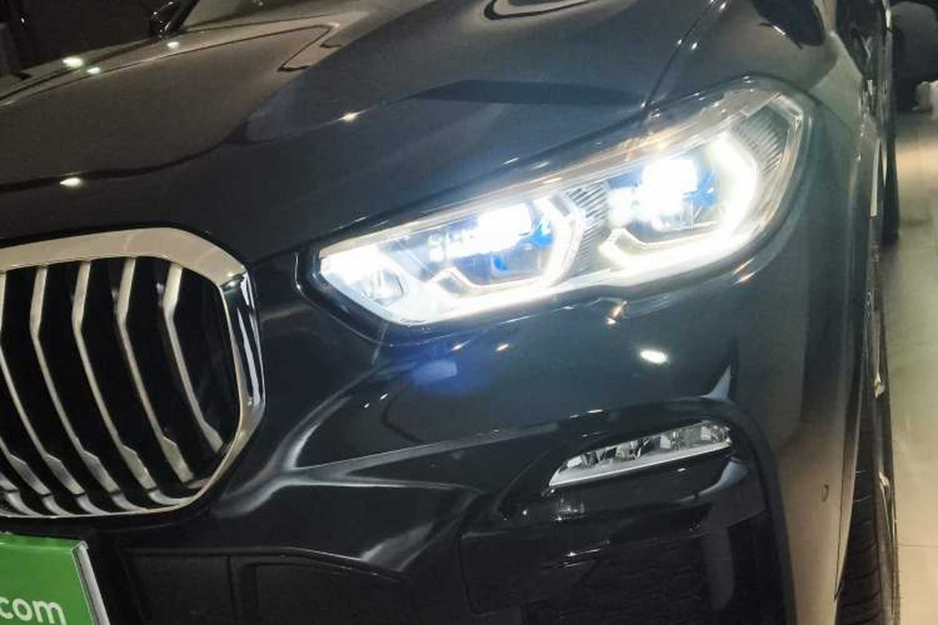 Used BMW X5 2021 xDrive40i Luxury Model with M Sport Package Left Front Headlight