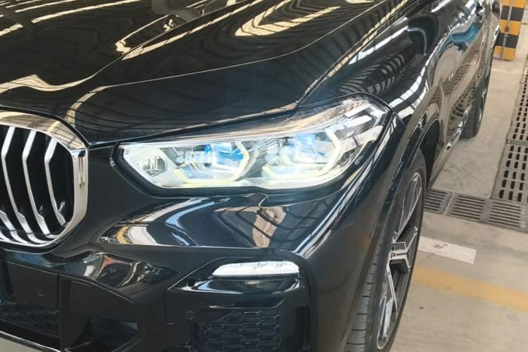 Used BMW X5 2021 xDrive40i Luxury Model with M Sport Package Left Front Headlight