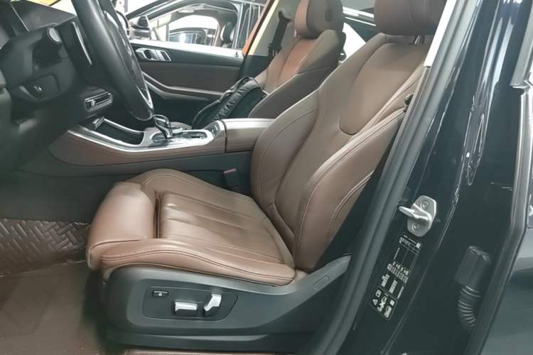 Used BMW X5 2021 xDrive30i M Sport Package Left Front Seat