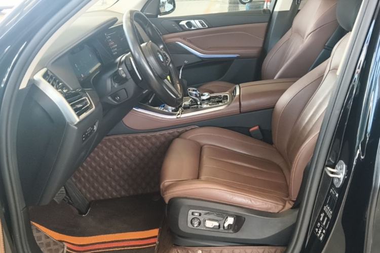 Used BMW X5 2021 xDrive40i Luxury Model with M Sport Package Left Front Seat