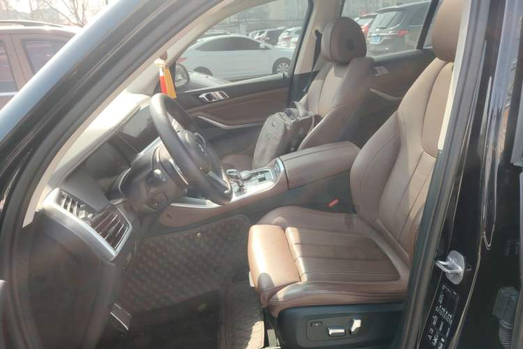 Used BMW X5 2021 xDrive40i M Sport Package Left Front Seat