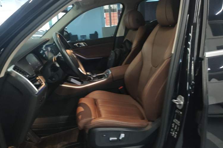 Used BMW X5 2021 xDrive30i X Design Package Left Front Seat