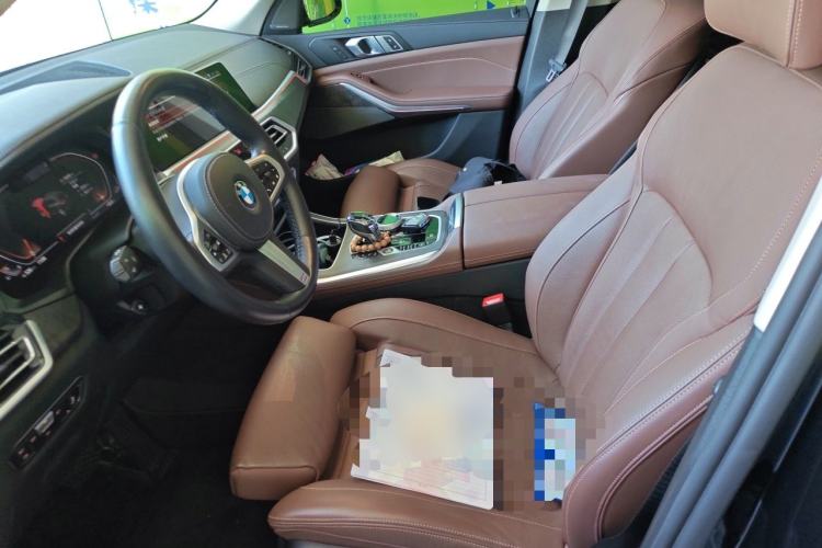 Used BMW X5 2021 xDrive40i Luxury Model with M Sport Package Left Front Seat