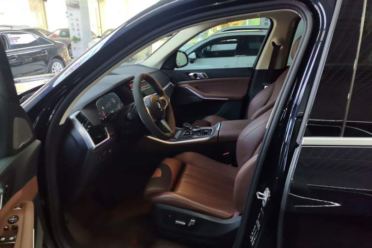 Used BMW X5 2021 xDrive40i M Sport Package Left Front Seat