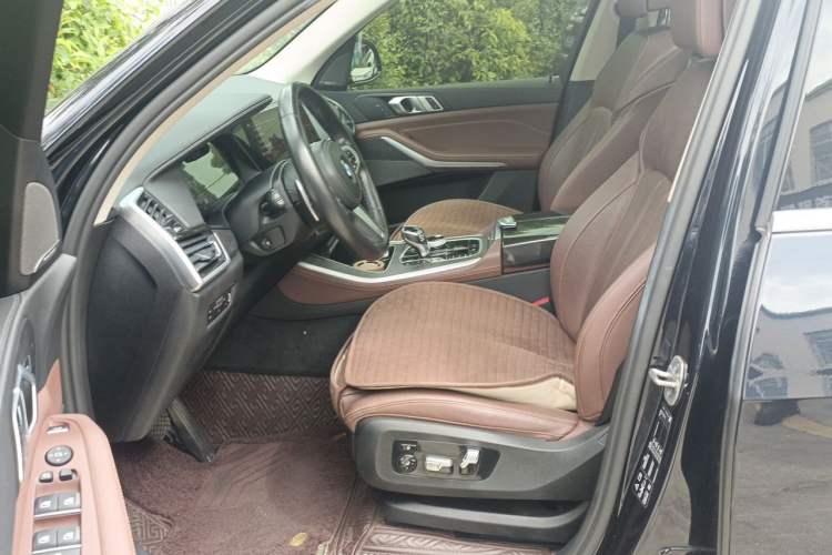 Used BMW X5 2021 Restyled xDrive40i Luxury Version M Sport Package Left Front Seat