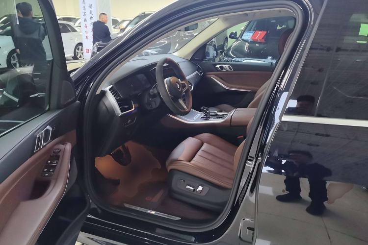 Used BMW X5 2021 xDrive40i M Sport Package Left Front Seat