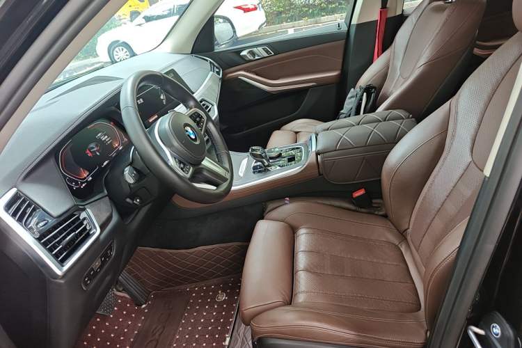 Used BMW X5 2021 xDrive30i M Sport Package Left Front Seat