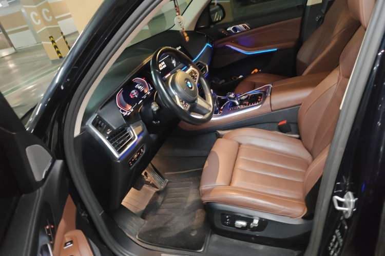 Used BMW X5 2021 Restyled xDrive40i Luxury Version M Sport Package Left Front Seat