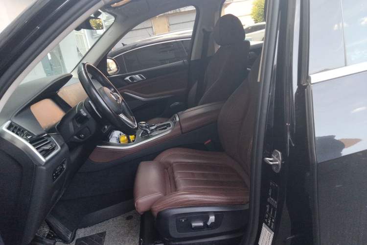Used BMW X5 2021 xDrive40i M Sport Package Left Front Seat
