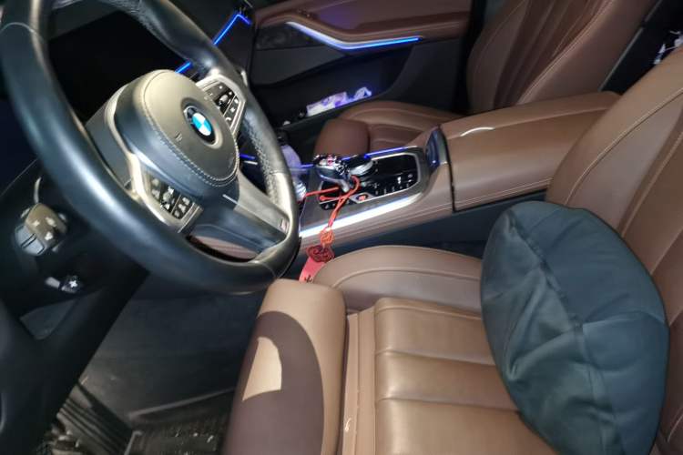 Used BMW X5 2021 Restyled xDrive40i Luxury Version M Sport Package Left Front Seat