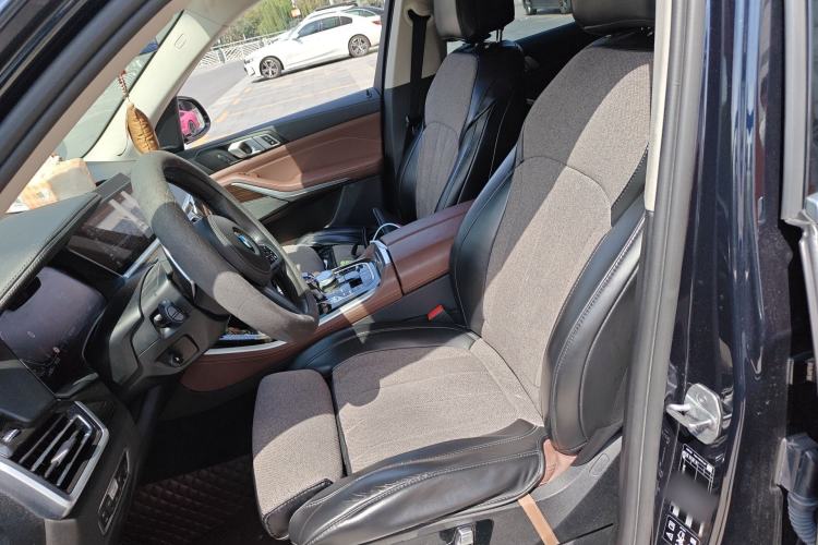 Used BMW X5 2021 xDrive40i Luxury Model with M Sport Package Left Front Seat