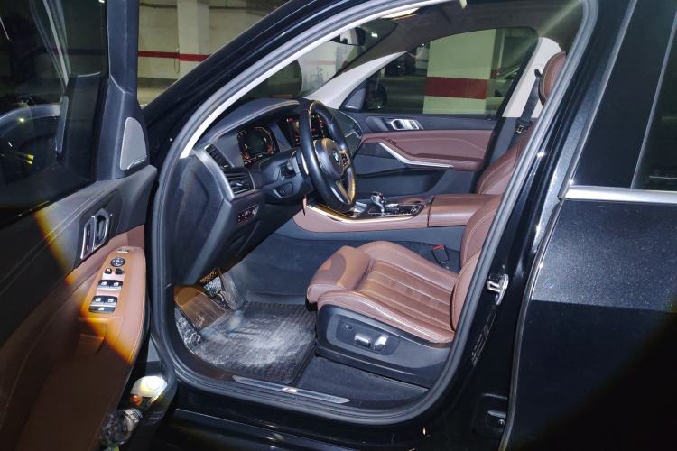 Used BMW X5 2021 xDrive40i M Sport Package Left Front Seat
