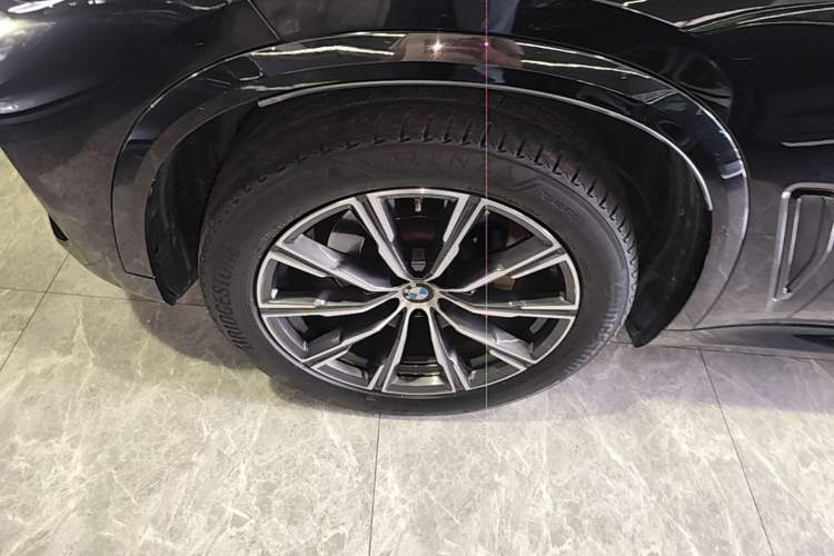 Used BMW X5 2021 Restyled xDrive30i M Sport Package Left Front Wheel Hub