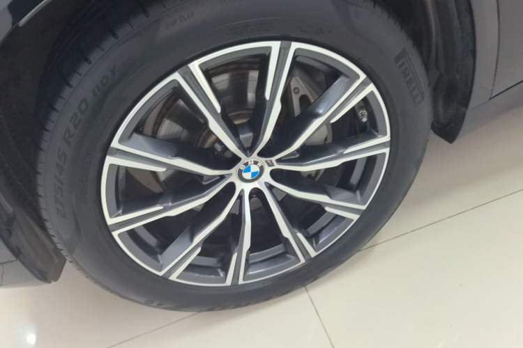 Used BMW X5 2021 xDrive40i M Sport Package Left Front Wheel Hub