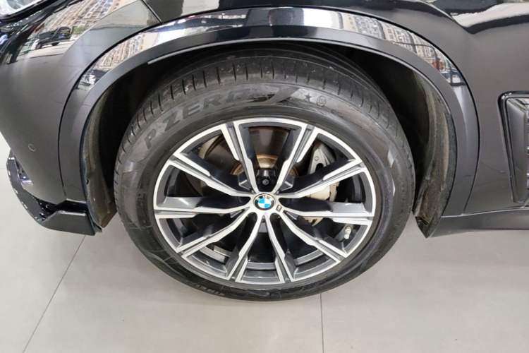 Used BMW X5 2021 xDrive40i M Sport Package Left Front Wheel Hub