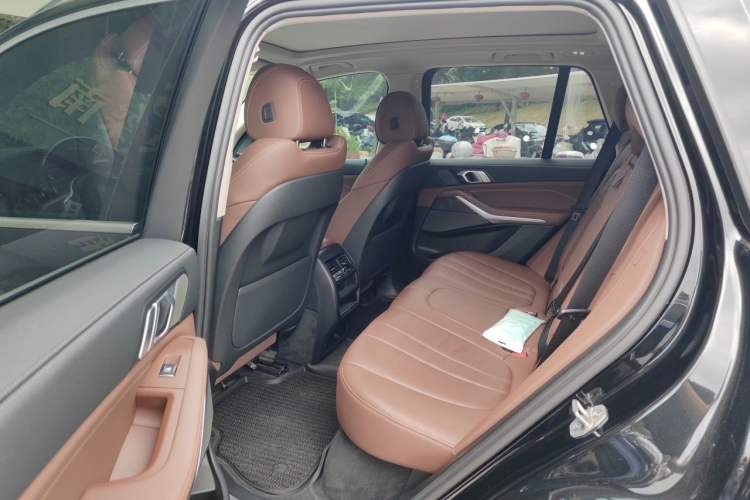 Used BMW X5 2021 xDrive40i M Sport Package Left Rear Seat