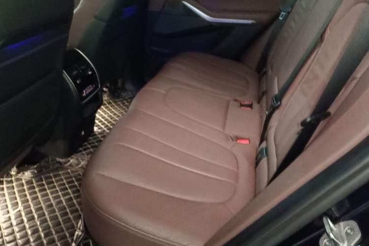 Used BMW X5 2021 xDrive40i Luxury Model with M Sport Package Left Rear Seat