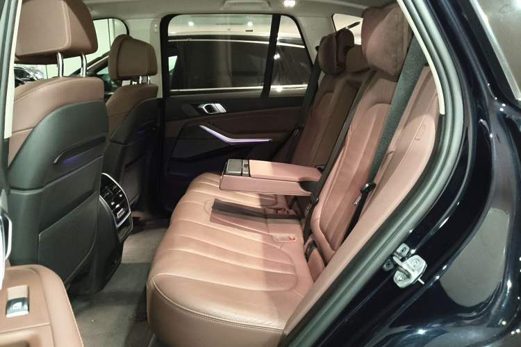 Used BMW X5 2021 xDrive40i Luxury Model with M Sport Package Left Rear Seat