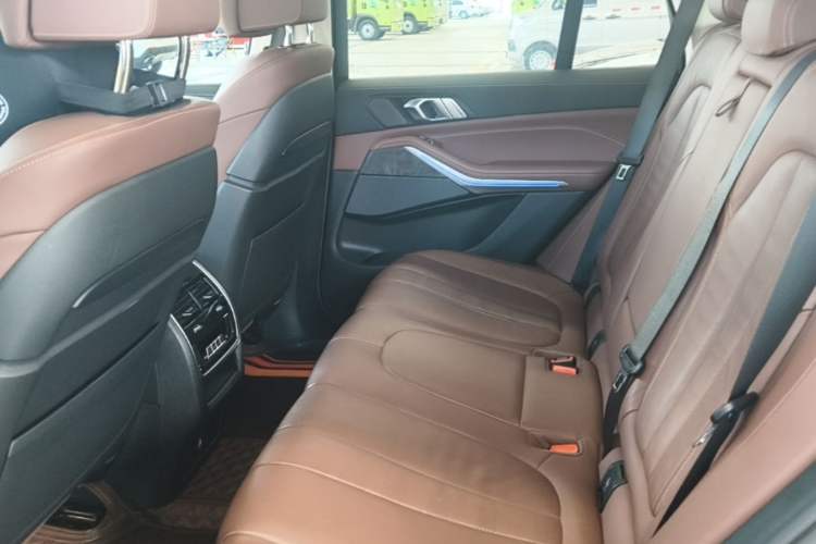 Used BMW X5 2021 xDrive40i Luxury Model with M Sport Package Left Rear Seat