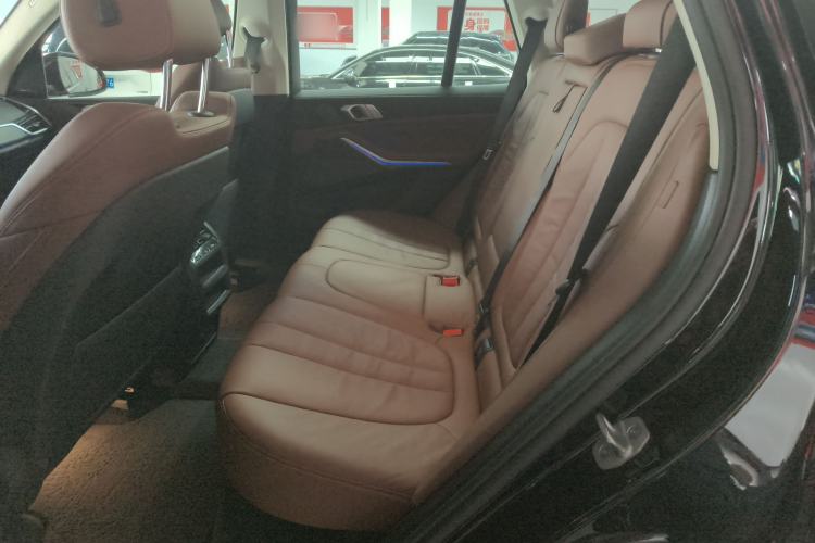 Used BMW X5 2021 xDrive40i M Sport Package Left Rear Seat