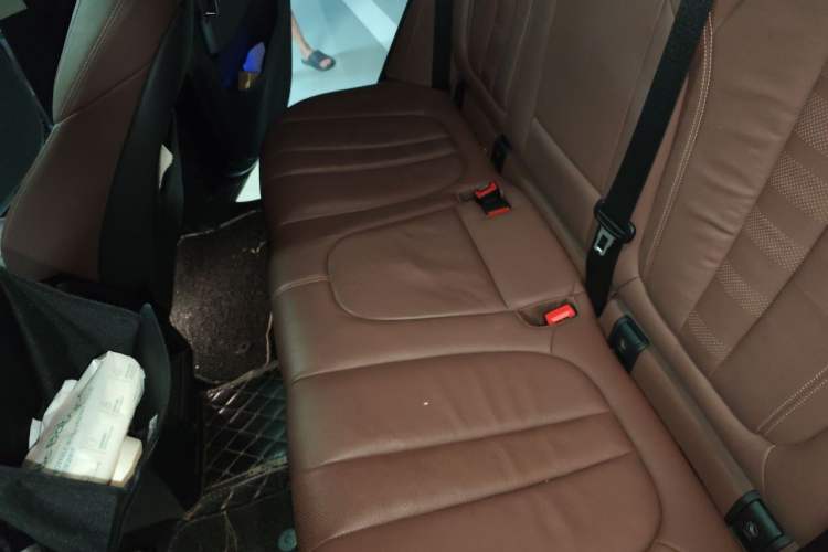 Used BMW X5 2021 xDrive40i M Sport Package Left Rear Seat