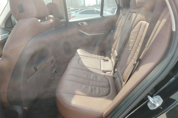 Used BMW X5 2021 xDrive40i M Sport Package Left Rear Seat