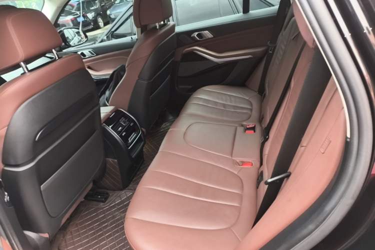 Used BMW X5 2021 xDrive40i Luxury Model with M Sport Package Left Rear Seat