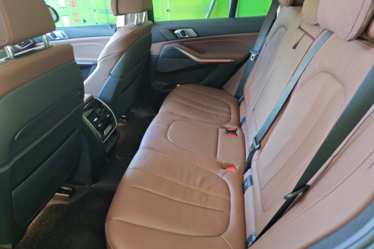 Used BMW X5 2021 xDrive40i Luxury Model with M Sport Package Left Rear Seat