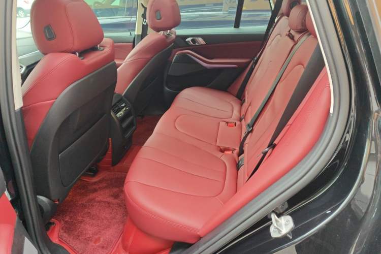 Used BMW X5 2021 xDrive40i M Sport Package Left Rear Seat