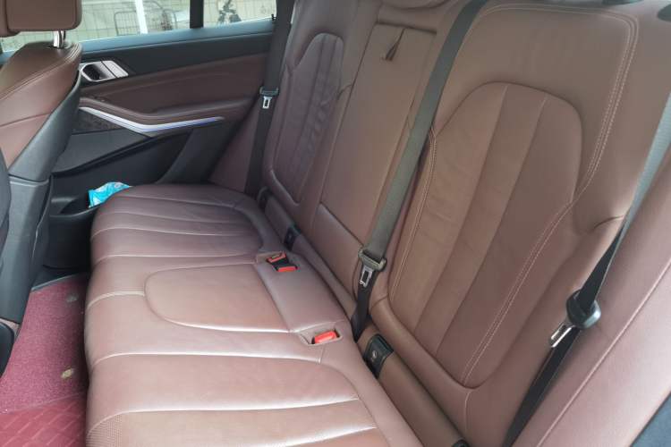 Used BMW X5 2021 xDrive40i Luxury Model with M Sport Package Left Rear Seat