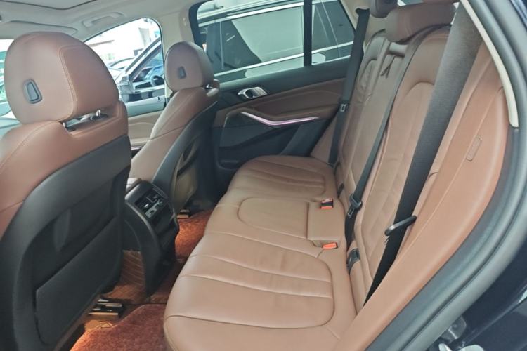 Used BMW X5 2021 xDrive40i M Sport Package Left Rear Seat