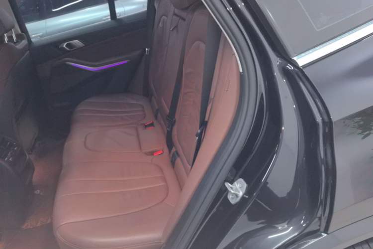 Used BMW X5 2021 xDrive40i M Sport Package Left Rear Seat