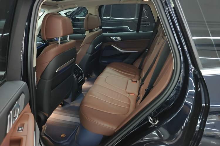 Used BMW X5 2021 Restyled xDrive40i Luxury Version M Sport Package Left Rear Seat