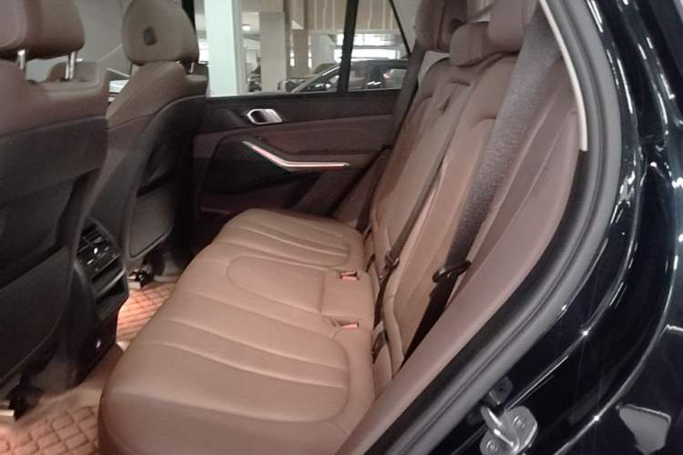 Used BMW X5 2021 xDrive30i M Sport Package Left Rear Seat