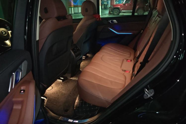 Used BMW X5 2021 xDrive40i M Sport Package Left Rear Seat