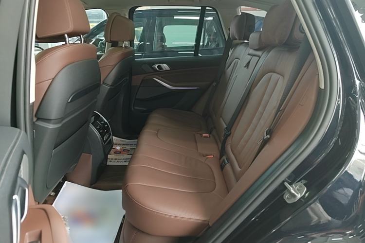 Used BMW X5 2021 Restyled xDrive40i Luxury Version M Sport Package Left Rear Seat