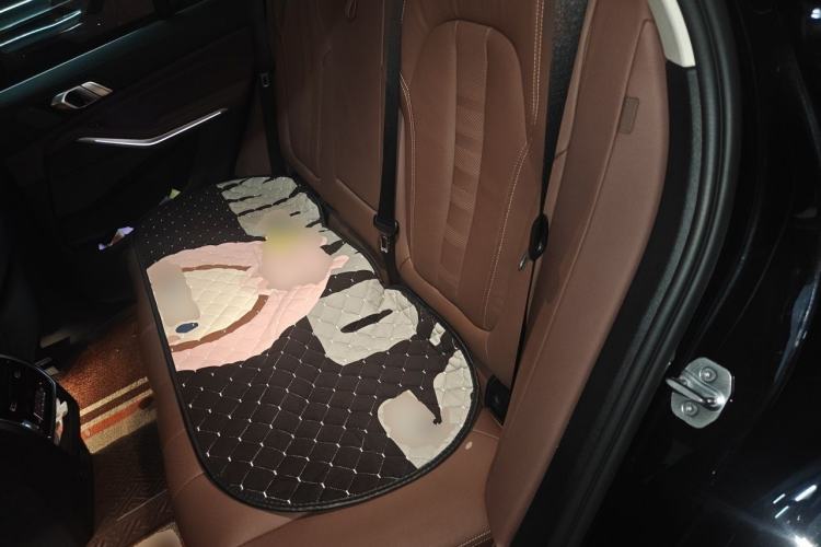 Used BMW X5 2021 xDrive40i Luxury Model with M Sport Package Left Rear Seat