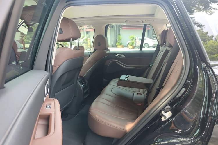 Used BMW X5 2021 Restyled xDrive40i M Sport Package Left Rear Seat