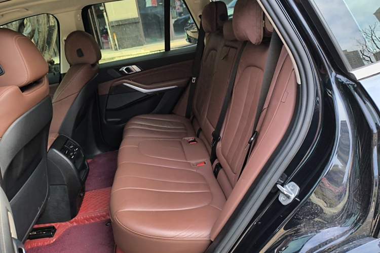 Used BMW X5 2021 xDrive30i M Sport Package Left Rear Seat