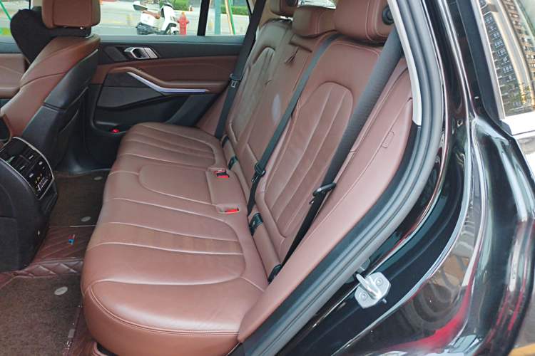 Used BMW X5 2021 xDrive40i Luxury Model with M Sport Package Left Rear Seat