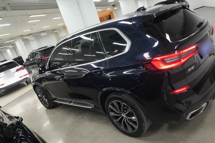 Used BMW X5 2021 Restyled xDrive40i M Sport Package Left Side