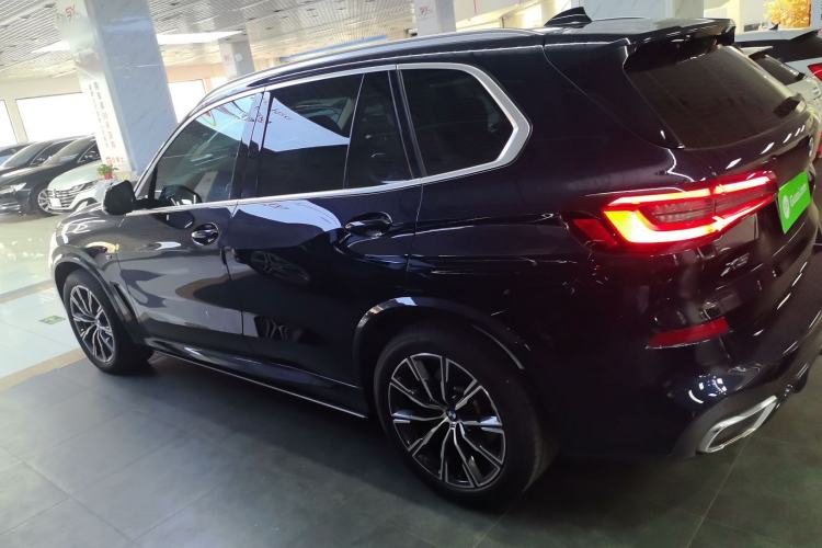 Used BMW X5 2021 xDrive40i M Sport Package Left Side