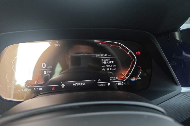 Used BMW X5  Odometer Close Up