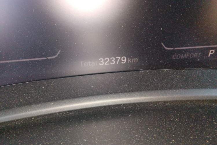 Used BMW X5 2021 xDrive40i M Sport Package Odometer Close Up