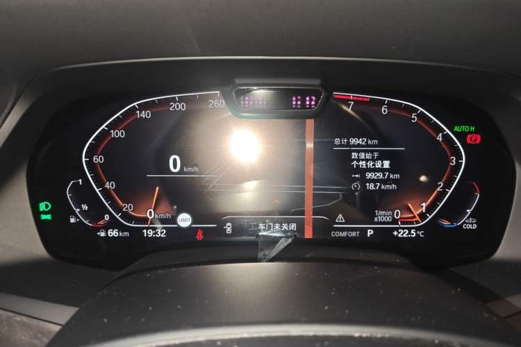Used BMW X5 2021 xDrive40i Luxury Model with M Sport Package Odometer Close Up