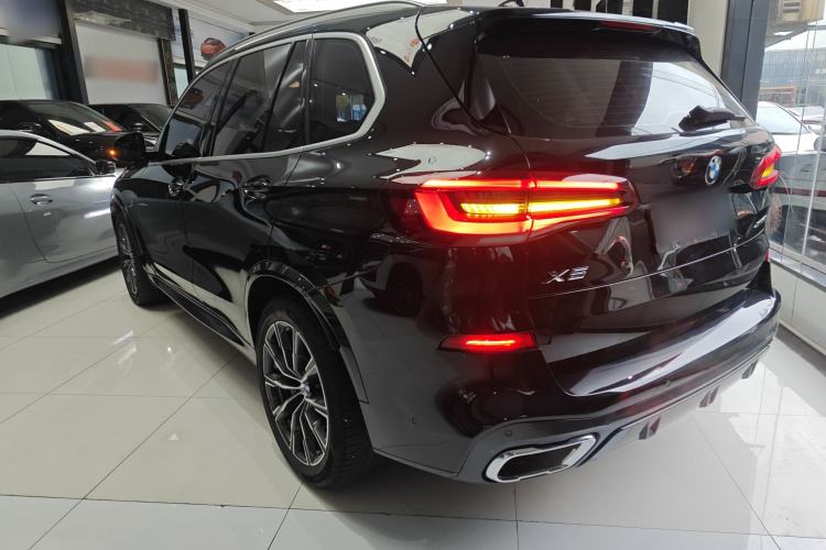 Used BMW X5 2021 xDrive30i M Sport Package Rear Left 45 Deg