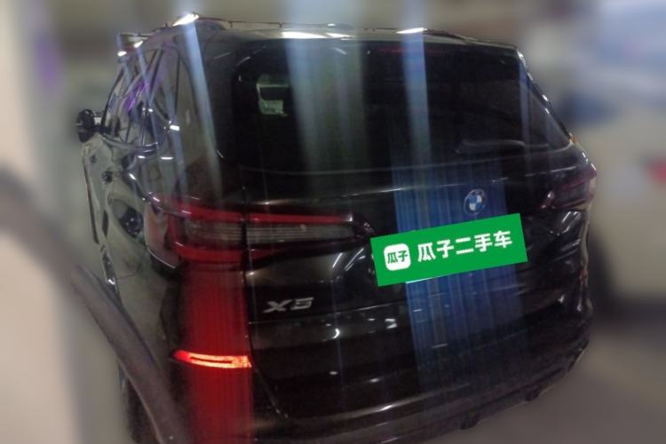 Used BMW X5 2021 xDrive40i Luxury Model with M Sport Package Rear Left 45 Deg
