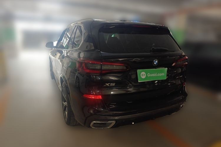 Used BMW X5 2021 xDrive40i Luxury Model with M Sport Package Rear Left 45 Deg